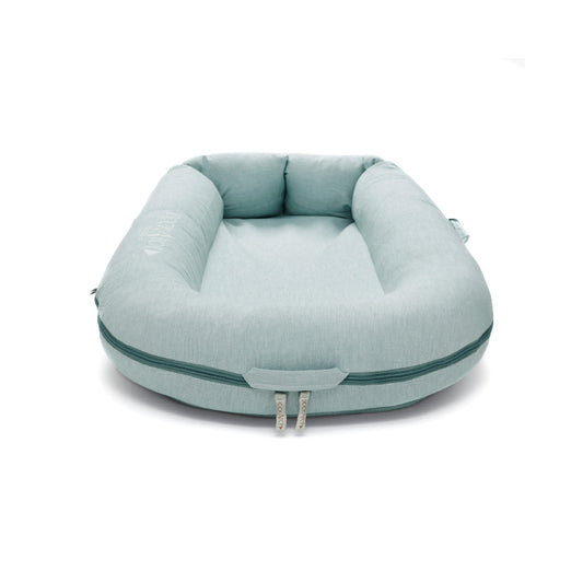 DockATot Deluxe+ Dock(マリンシャンブレー)側面からの立体ビュー