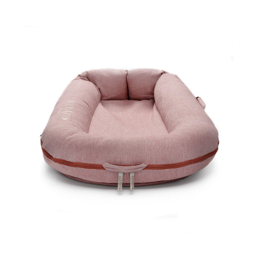 DockATot Deluxe+ Dock(ジンジャーシャンブレー)側面からの立体ビュー