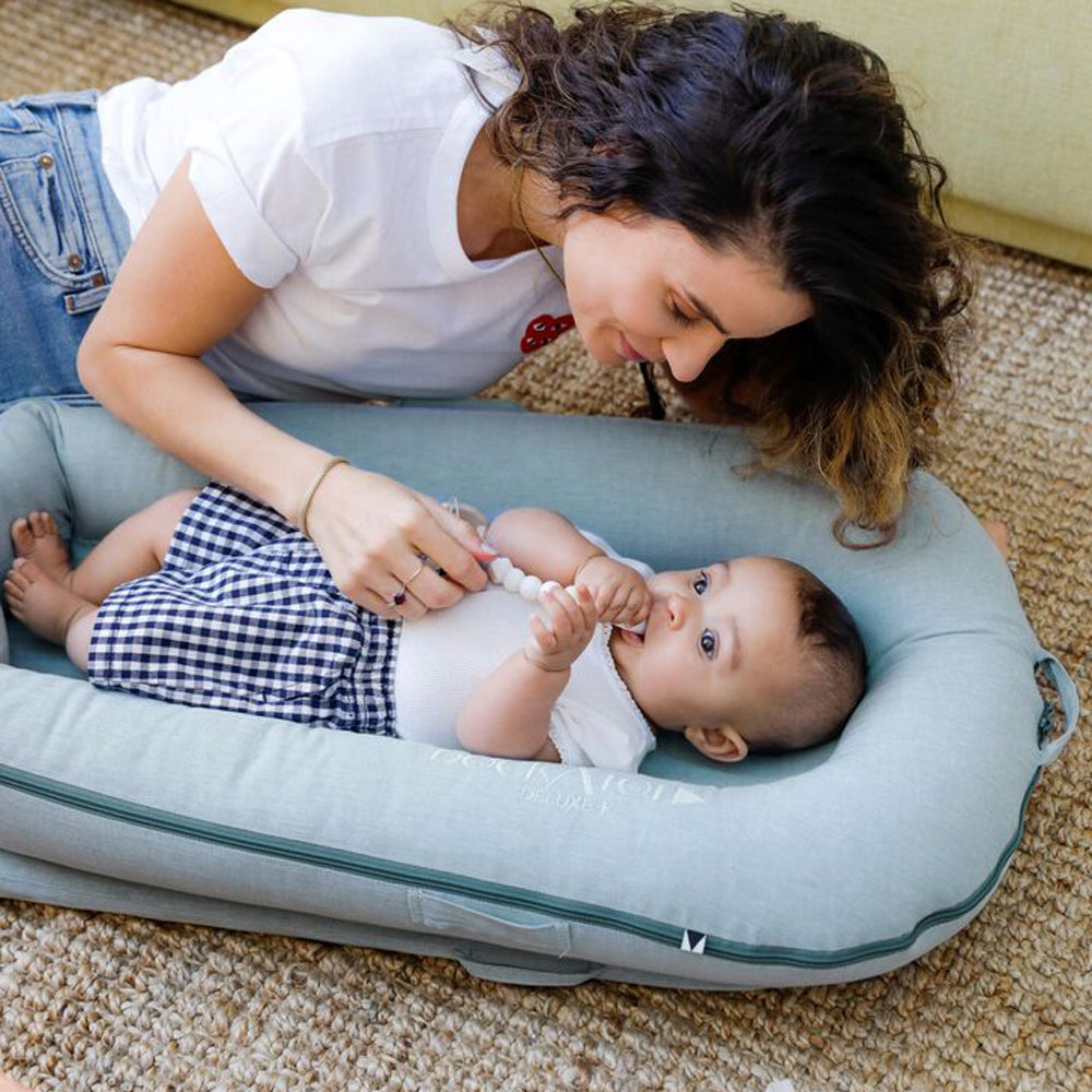 ドッカトット♡ ドッカトット 公式】Deluxe+ Dock - マリンシャンブレー – DockATot