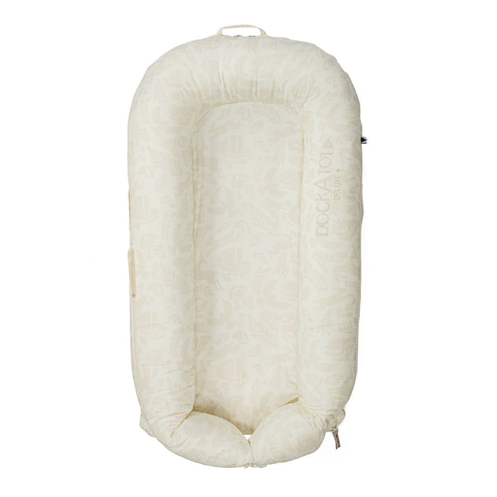 DockATot Deluxe+ Dock（ニュートラルウッドランド）全体イメージ｜0〜8ヶ月の赤ちゃん用ベビーベッド