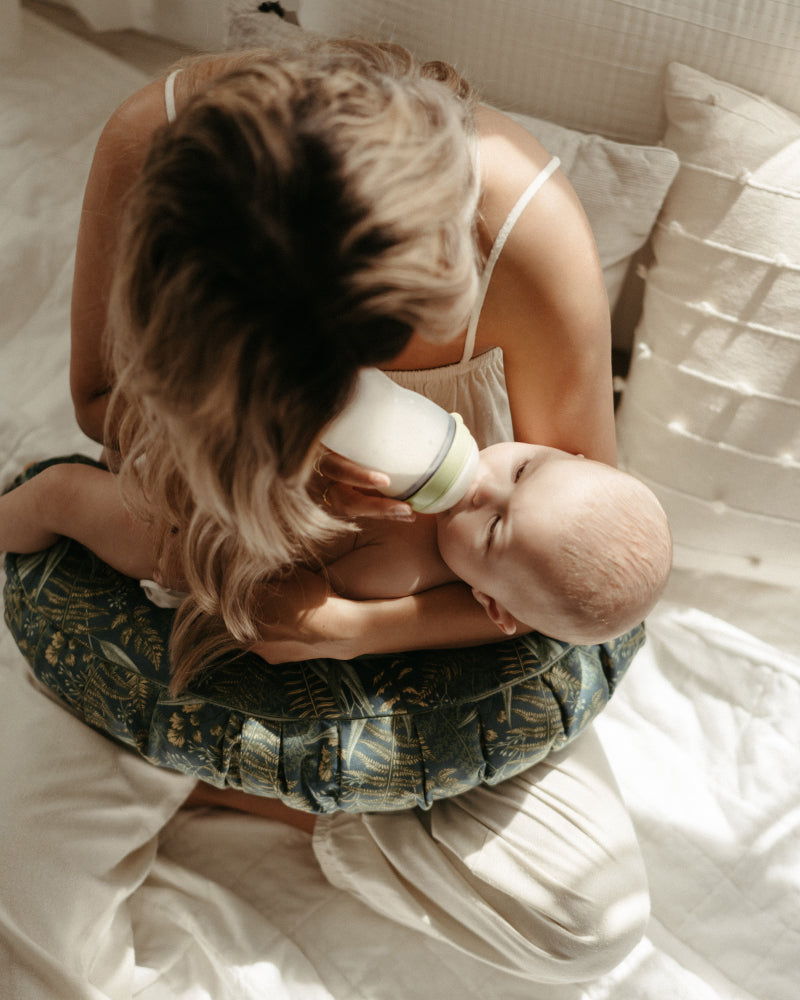 Nursing Pillow – DockATot | ドッカトット