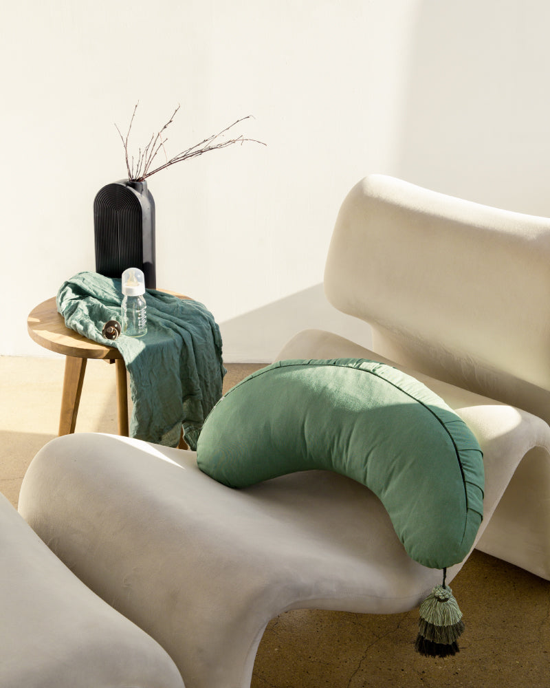 Nursing Pillow – DockATot | ドッカトット
